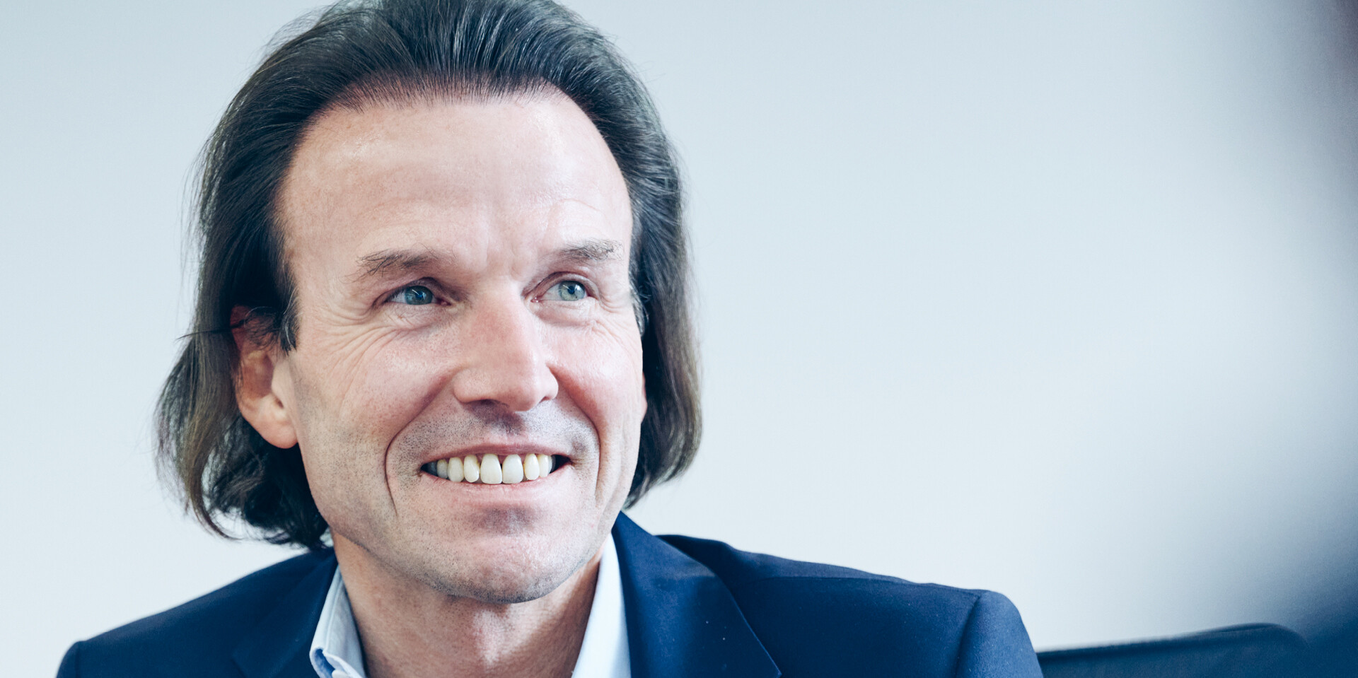Dr. Thorsten Kahlert Dr. Thorsten Kahlert